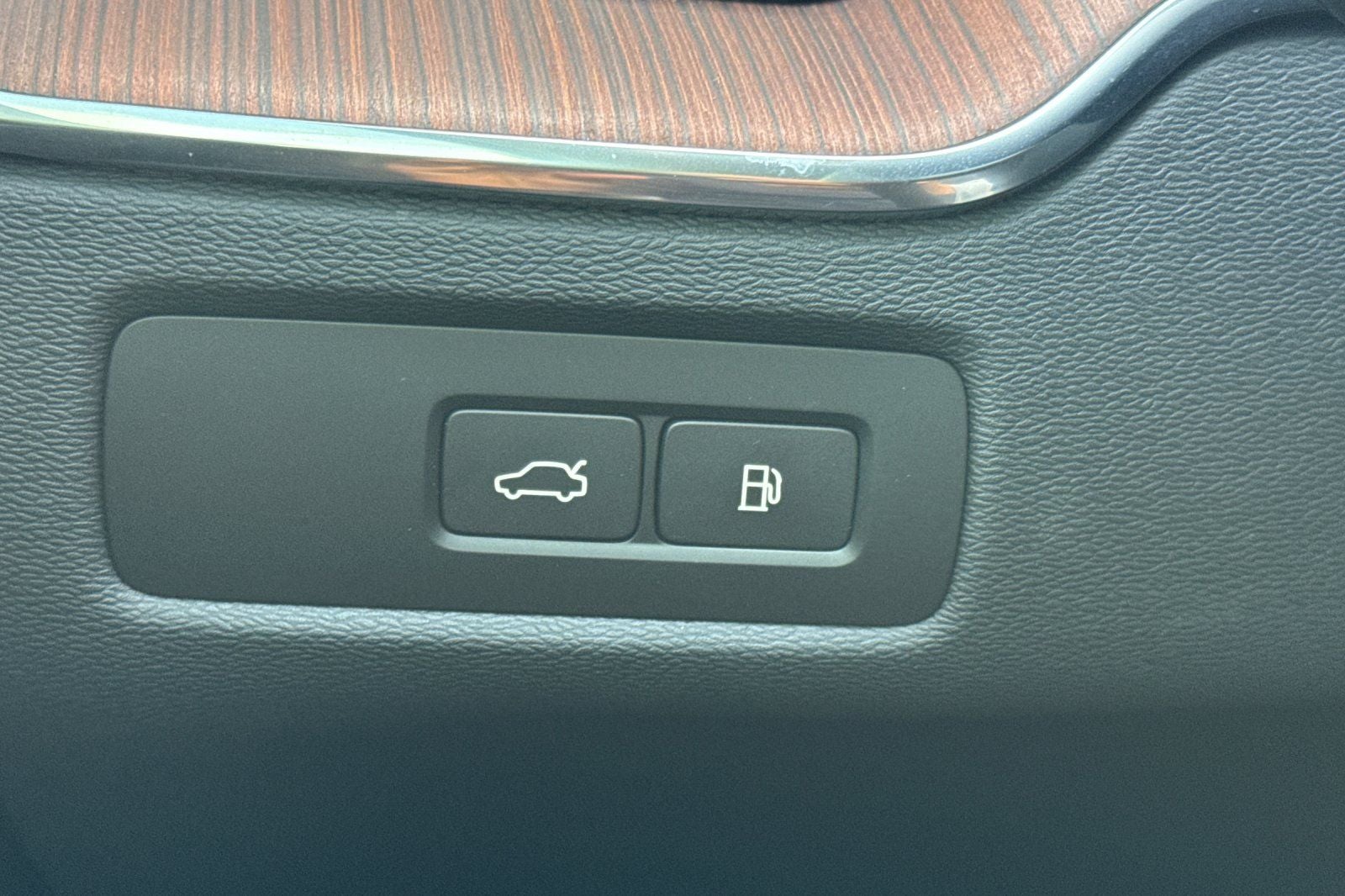 2023 Volvo XC60 Recharge Plug-In Hybrid Ultimate