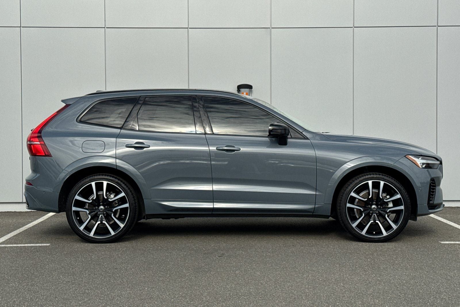 2023 Volvo XC60 Recharge Plug-In Hybrid Ultimate