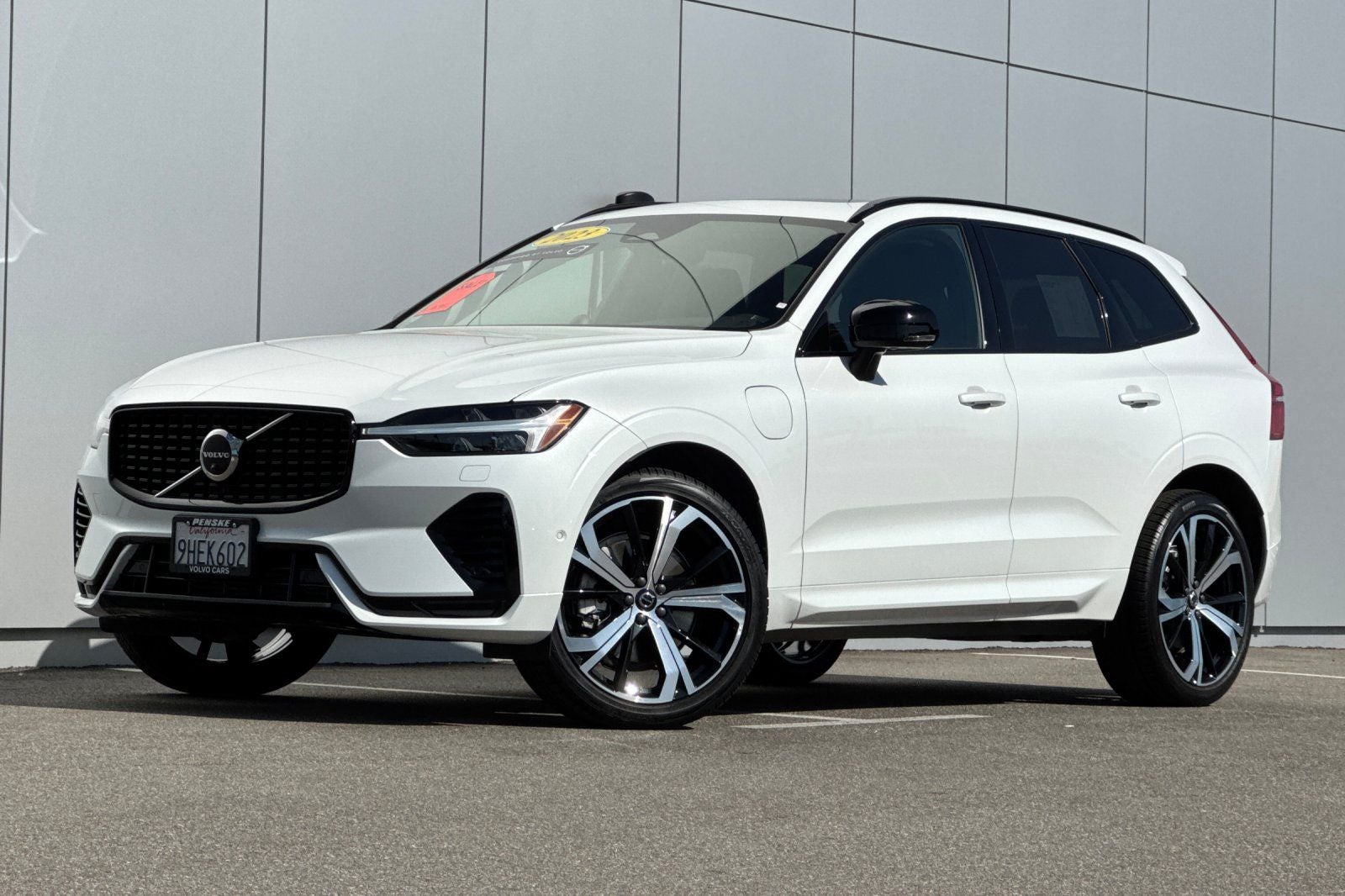 2023 Volvo XC60 Recharge Plug-In Hybrid Ultimate
