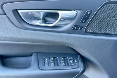 2023 Volvo XC60 Recharge Plug-In Hybrid Ultimate