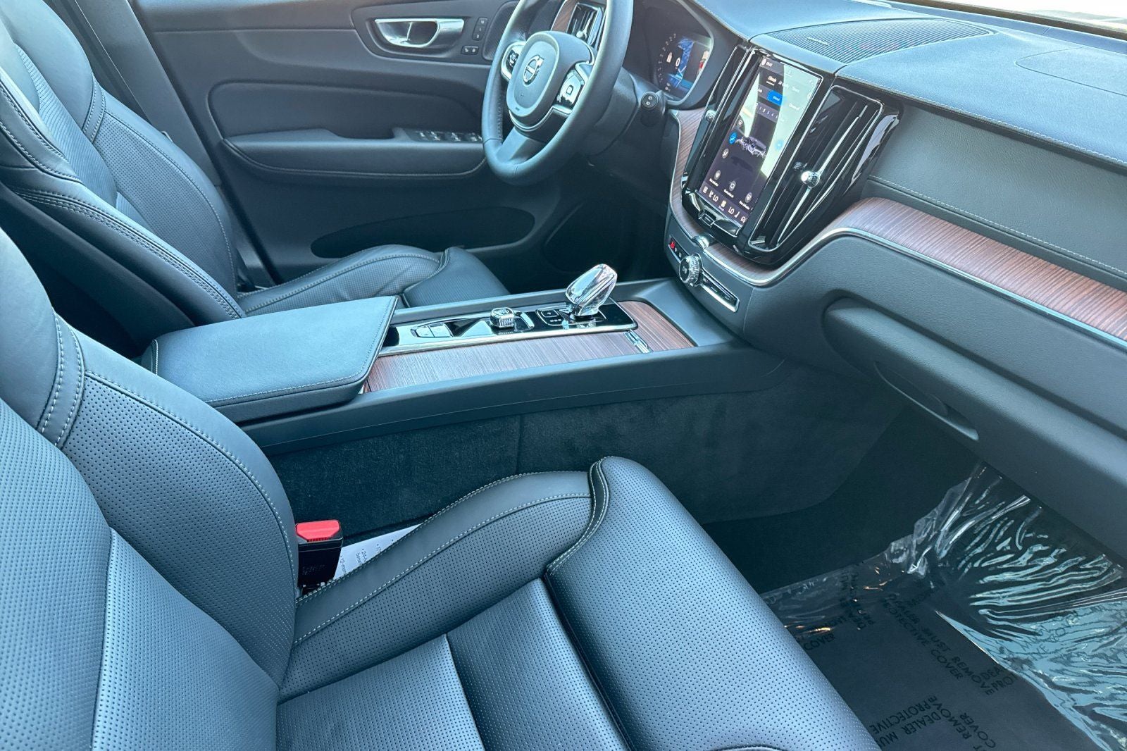 2023 Volvo XC60 Recharge Plug-In Hybrid Ultimate