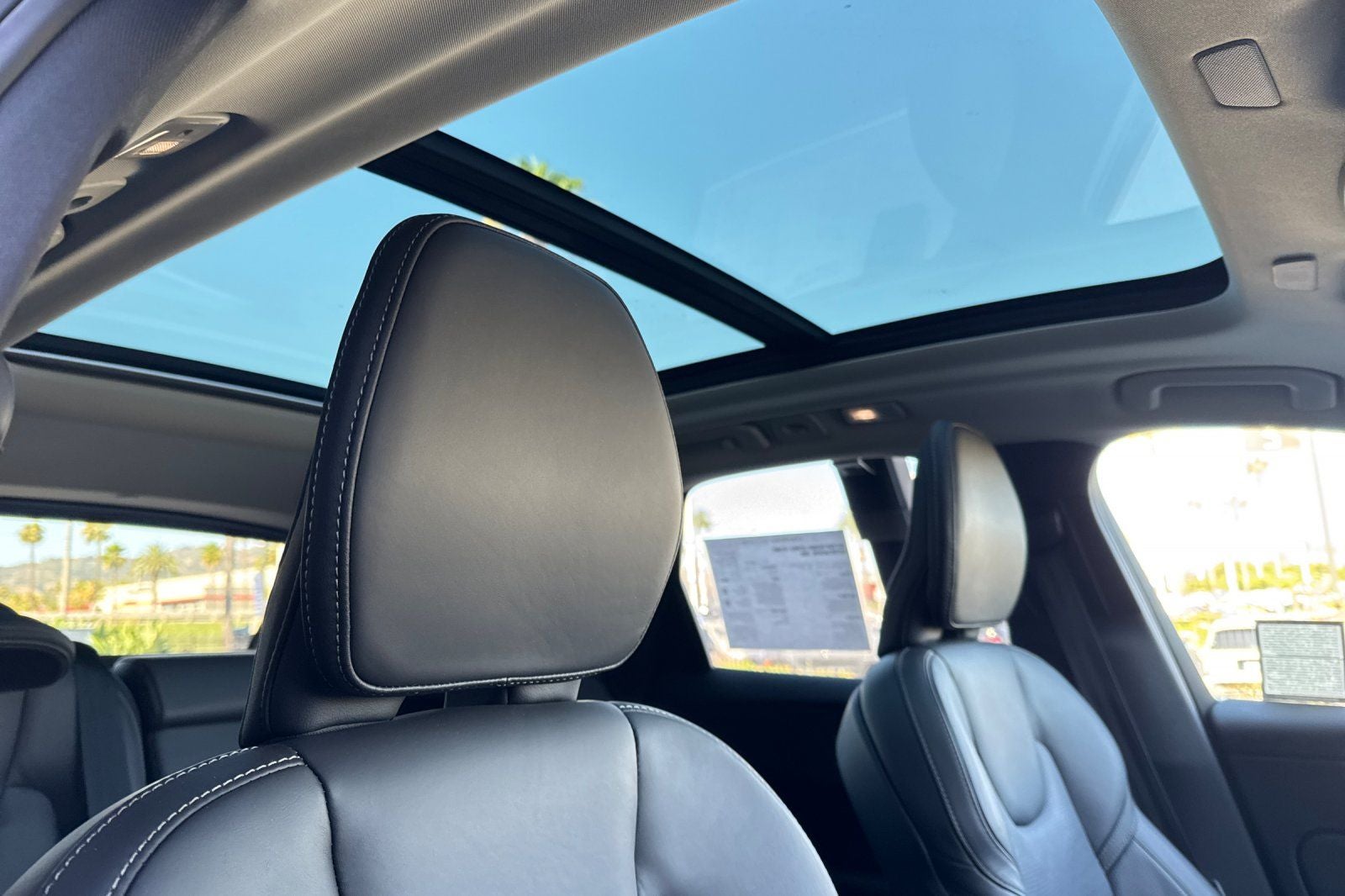 2023 Volvo XC60 Recharge Plug-In Hybrid Ultimate