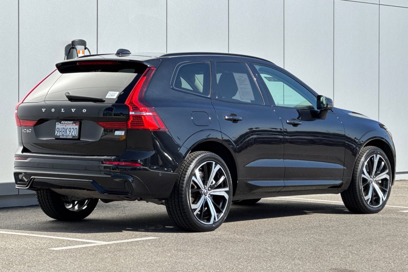 2023 Volvo XC60 Recharge Plug-In Hybrid Ultimate
