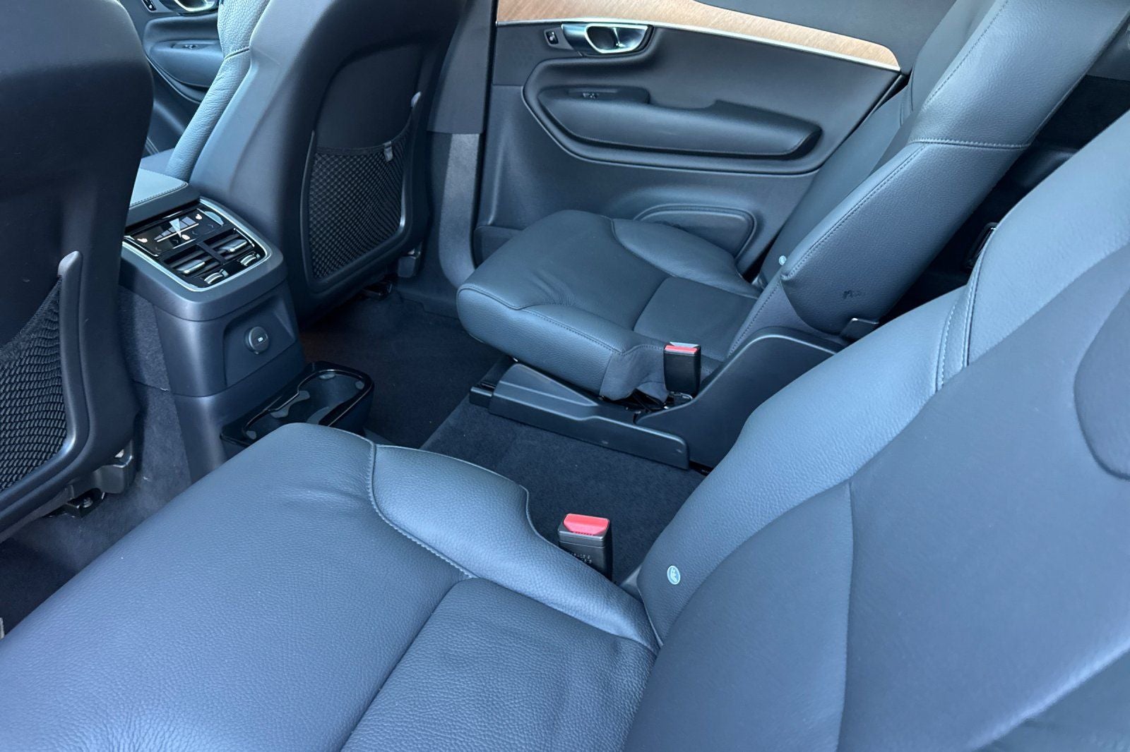 2025 Volvo XC90 Plug-In Hybrid T8 Plus 6 Passenger