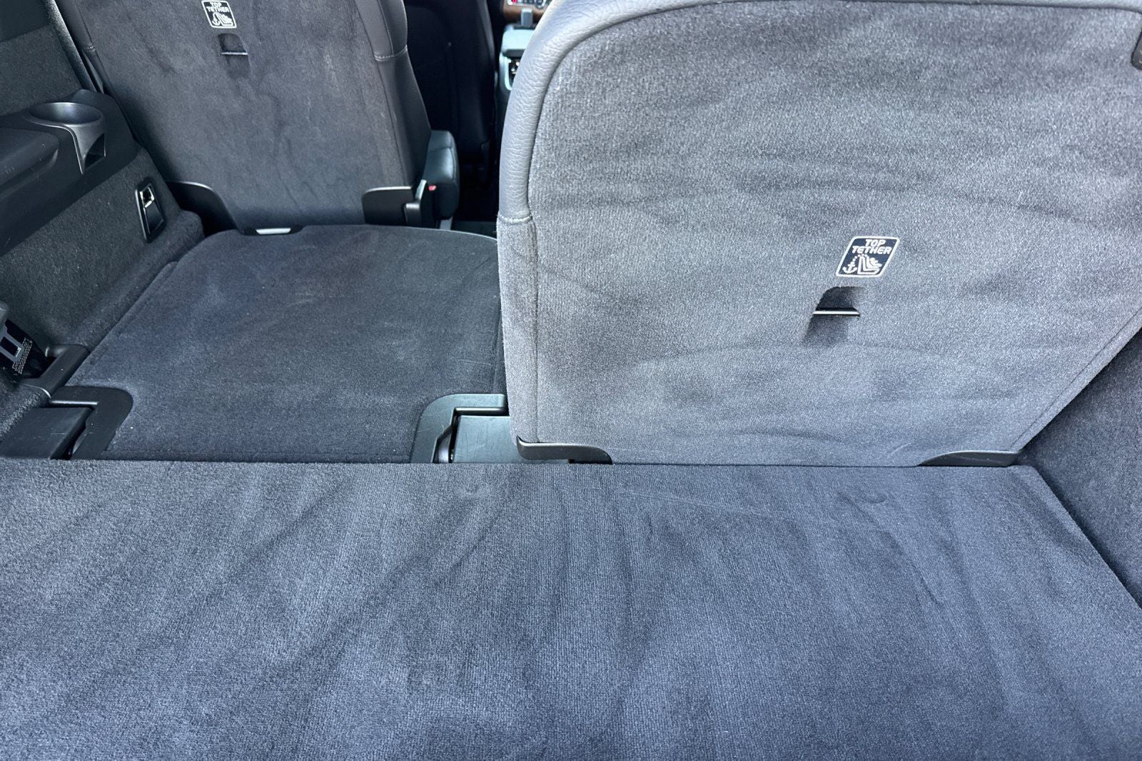 2025 Volvo XC90 Plug-In Hybrid T8 Plus 6 Passenger