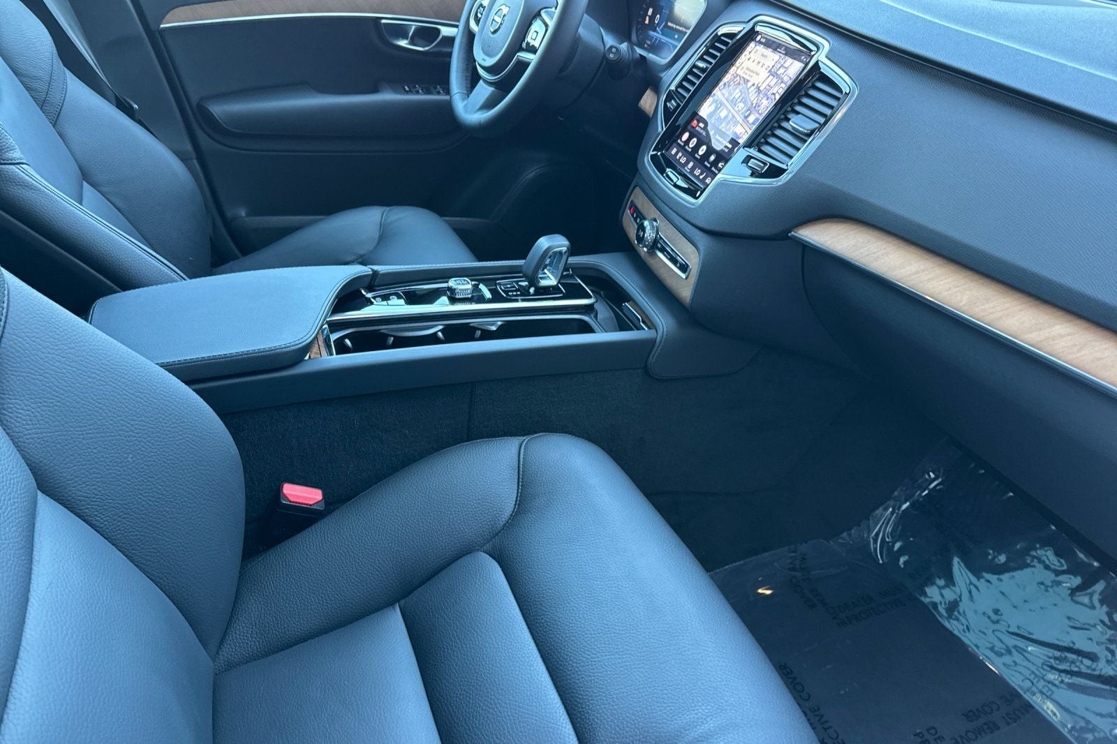 2025 Volvo XC90 Plug-In Hybrid T8 Plus 6 Passenger