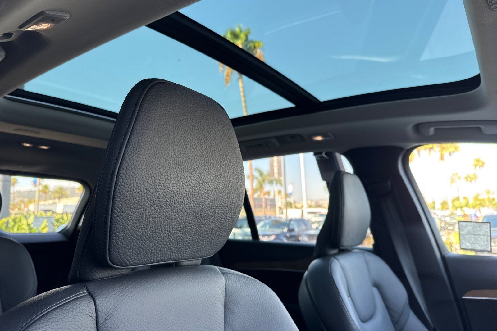 2025 Volvo XC90 Plug-In Hybrid T8 Plus 6 Passenger