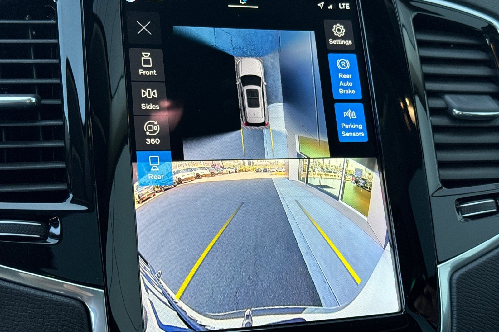 2025 Volvo XC90 Plug-In Hybrid T8 Plus 6 Passenger