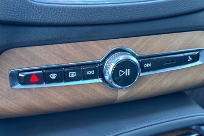 2025 Volvo XC90 Plug-In Hybrid T8 Plus 6 Passenger