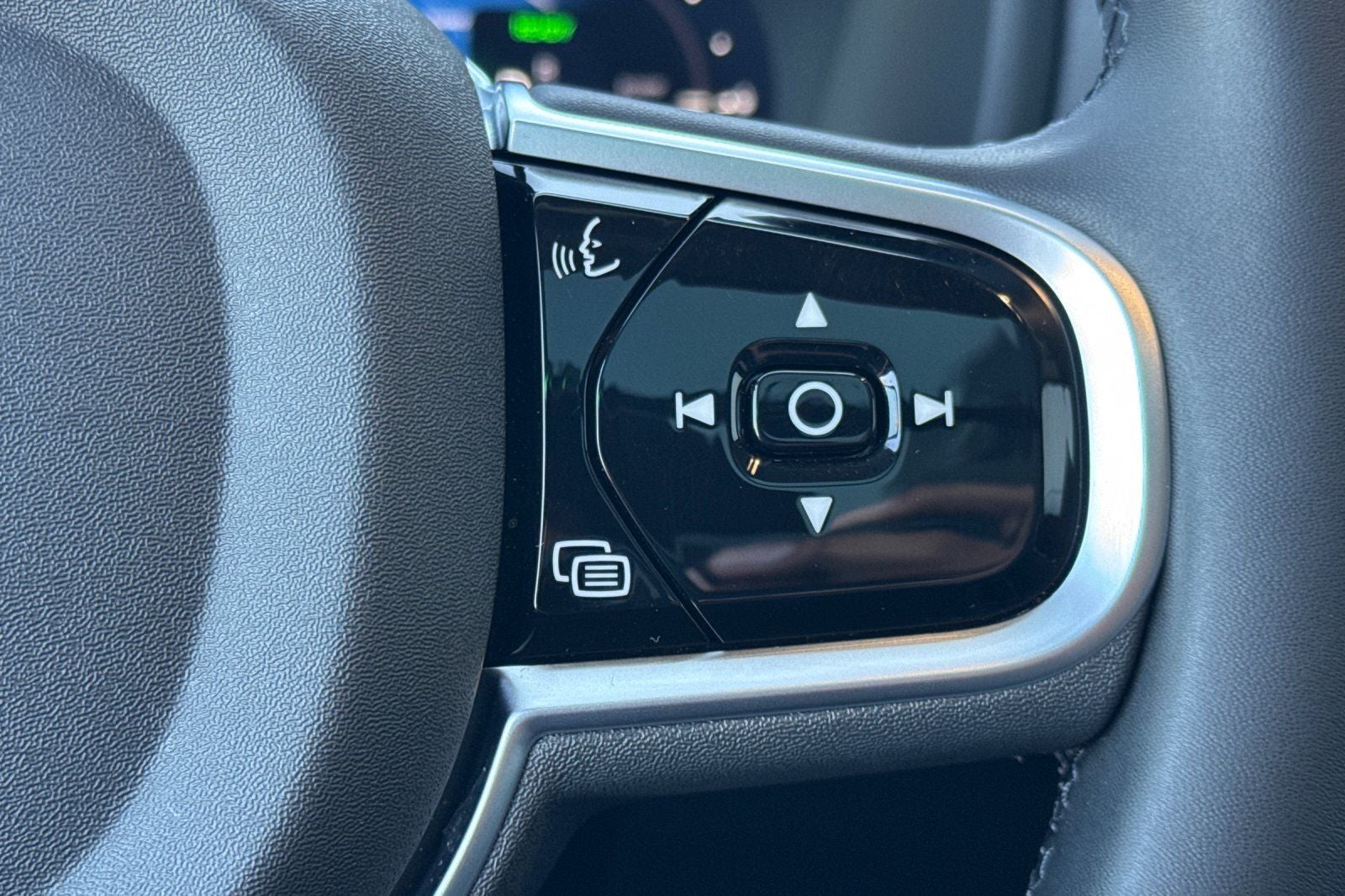 2025 Volvo XC90 Plug-In Hybrid T8 Plus 6 Passenger
