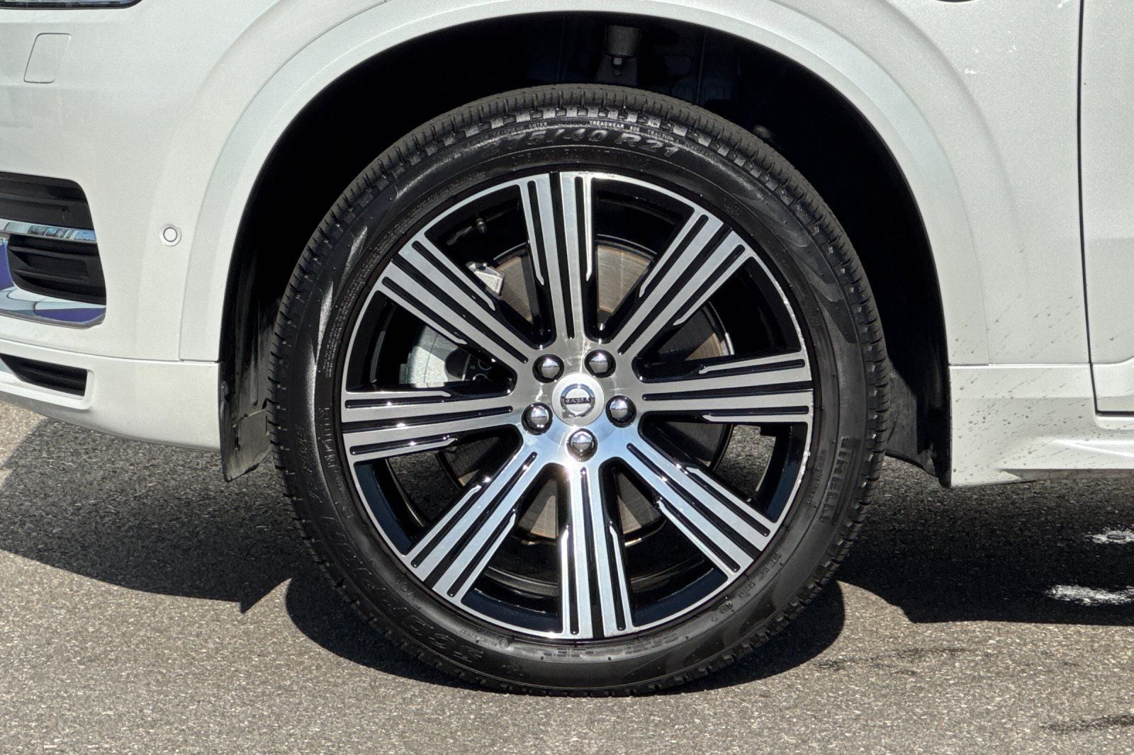2025 Volvo XC90 Plug-In Hybrid T8 Plus 6 Passenger