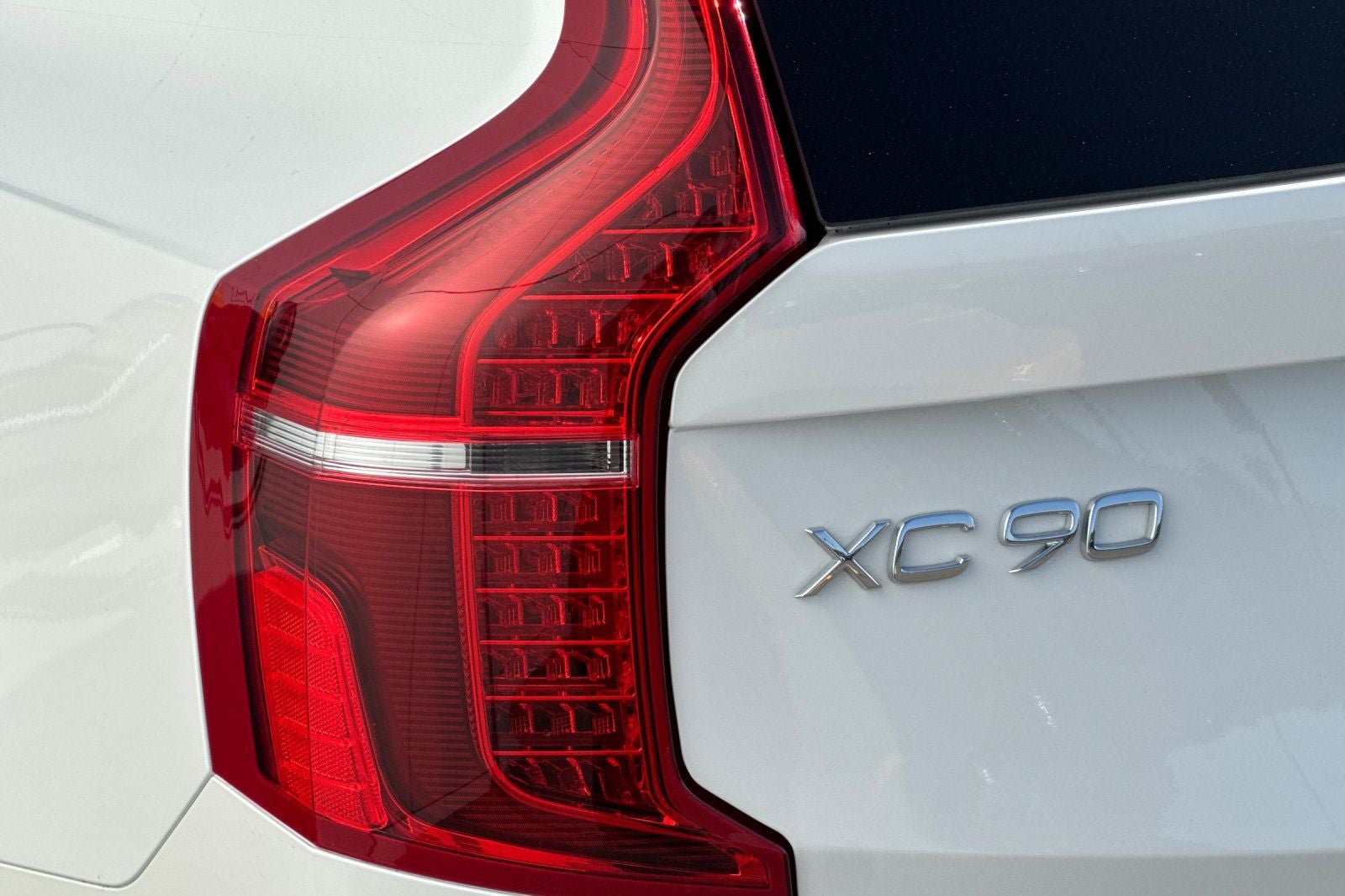 2025 Volvo XC90 Plug-In Hybrid T8 Plus 6 Passenger