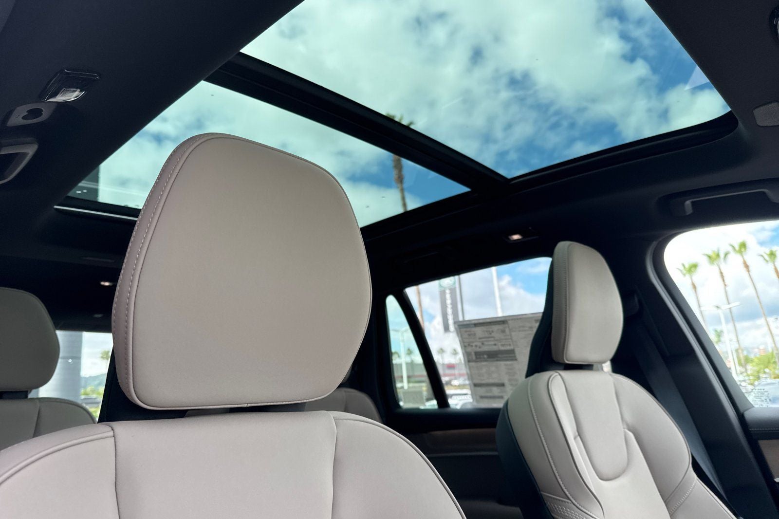 2026 Volvo XC90 Plug-In Hybrid T8 Plus 6 Passenger