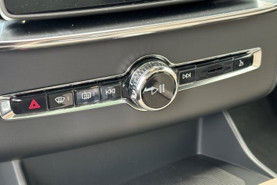 2026 Volvo XC90 Plug-In Hybrid T8 Plus 6 Passenger