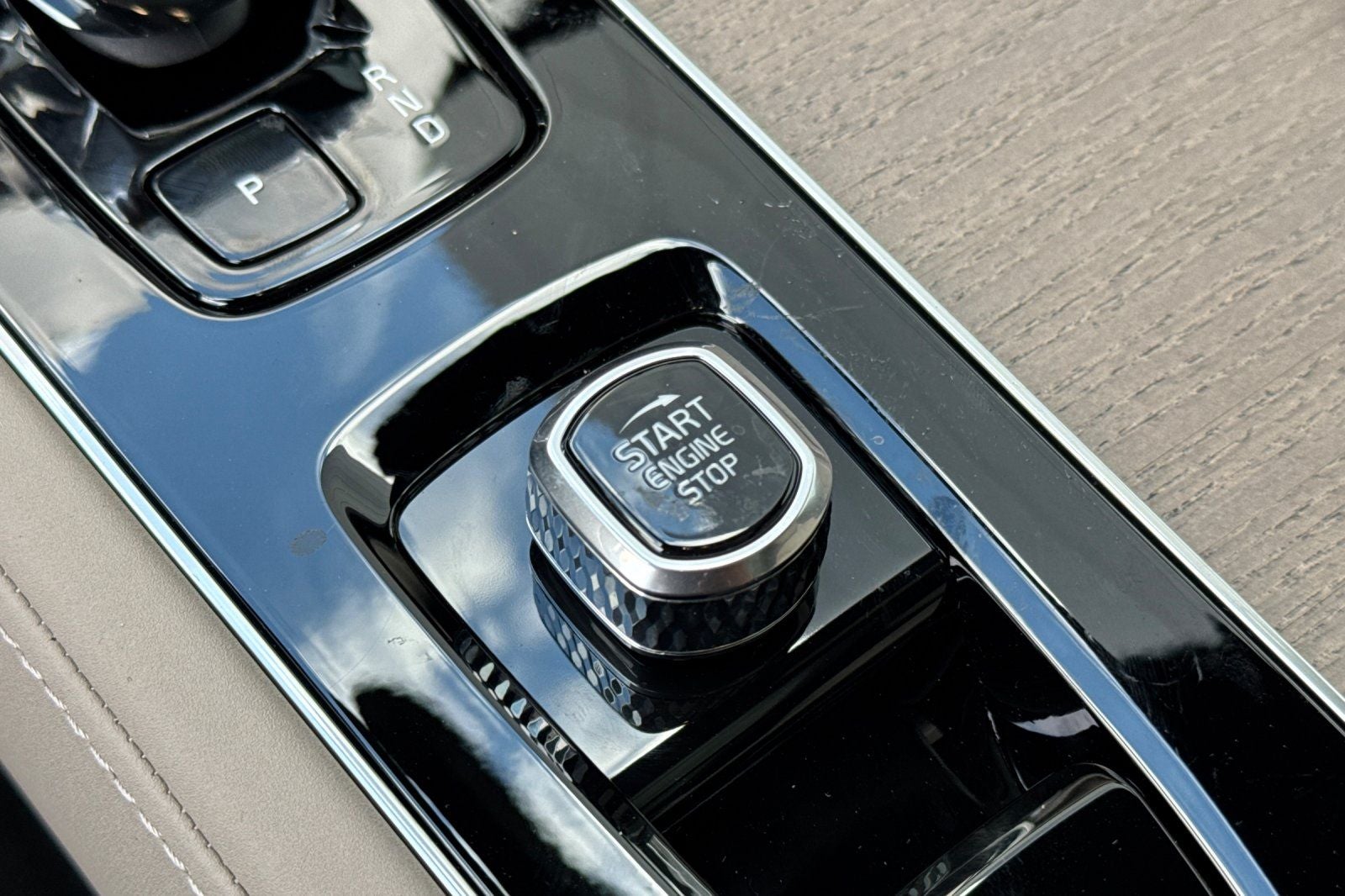 2026 Volvo XC90 Plug-In Hybrid T8 Plus 6 Passenger