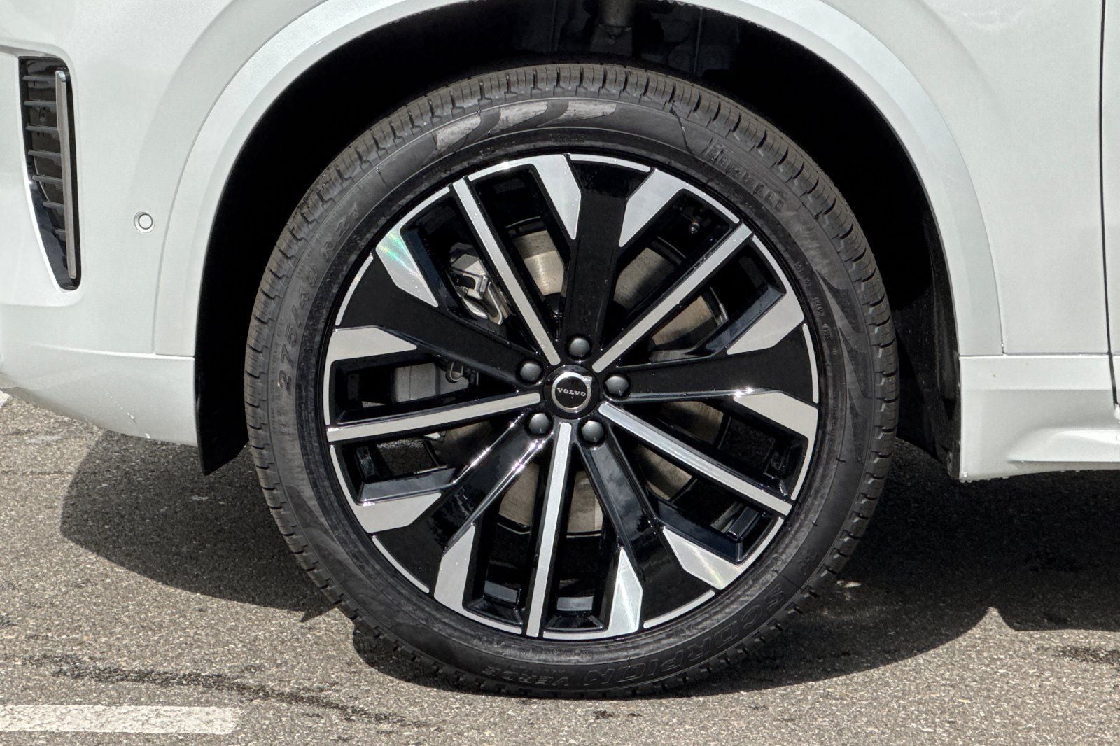 2026 Volvo XC90 Plug-In Hybrid T8 Plus 6 Passenger