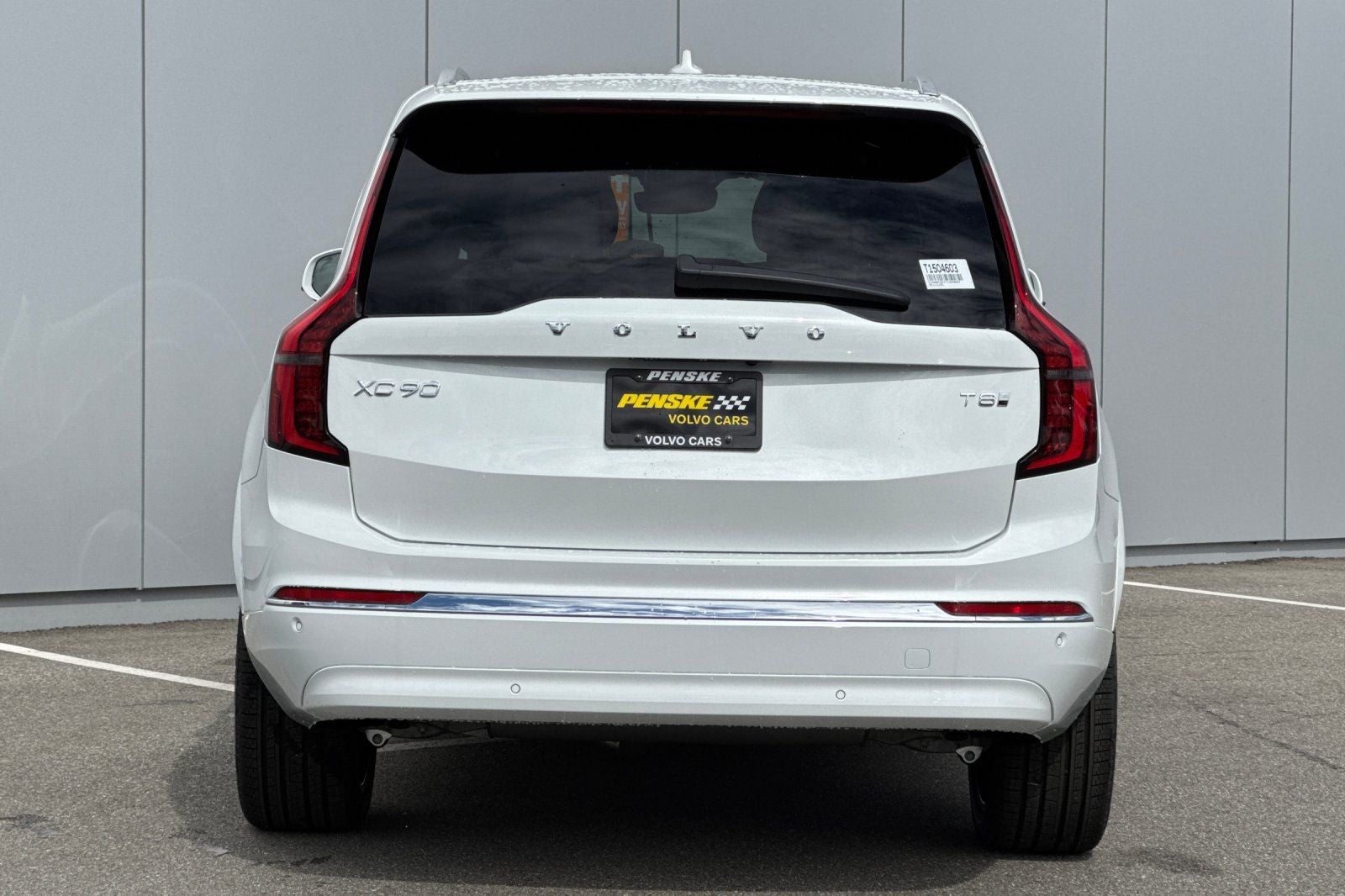 2026 Volvo XC90 Plug-In Hybrid T8 Plus 6 Passenger