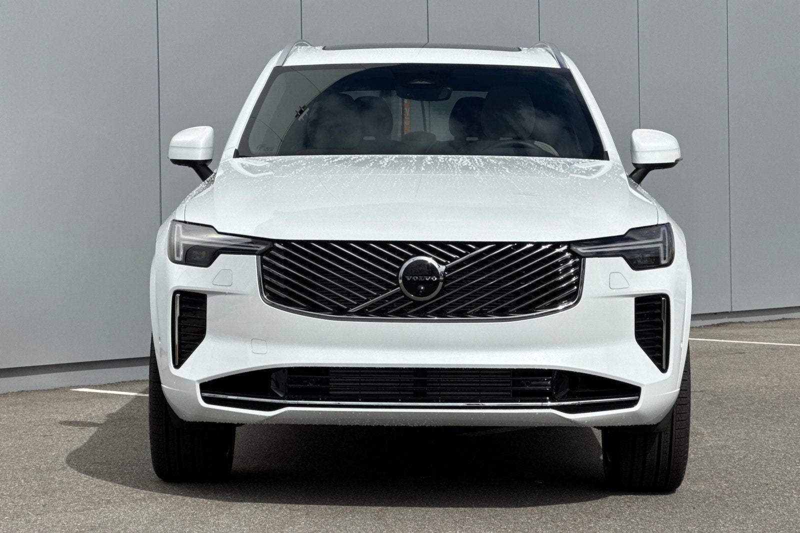 2026 Volvo XC90 Plug-In Hybrid T8 Plus 6 Passenger