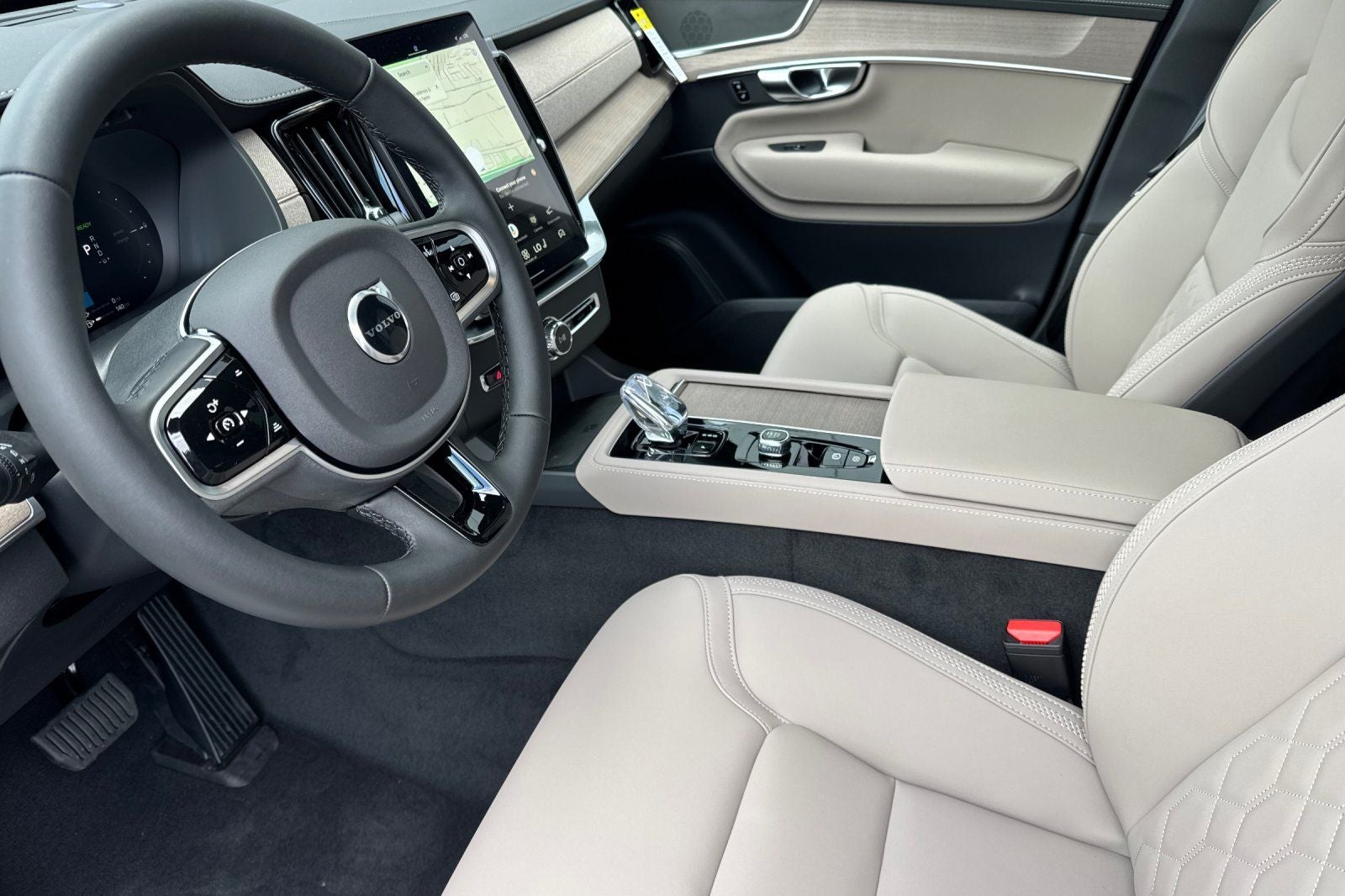 2026 Volvo XC90 Plug-In Hybrid T8 Plus 6 Passenger