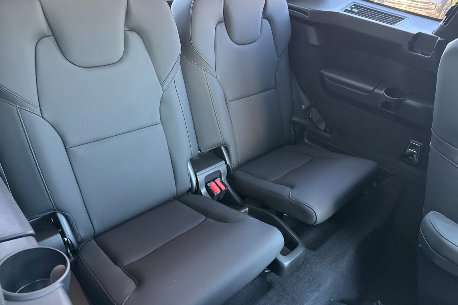 2026 Volvo XC90 Plug-In Hybrid T8 Plus 6 Passenger