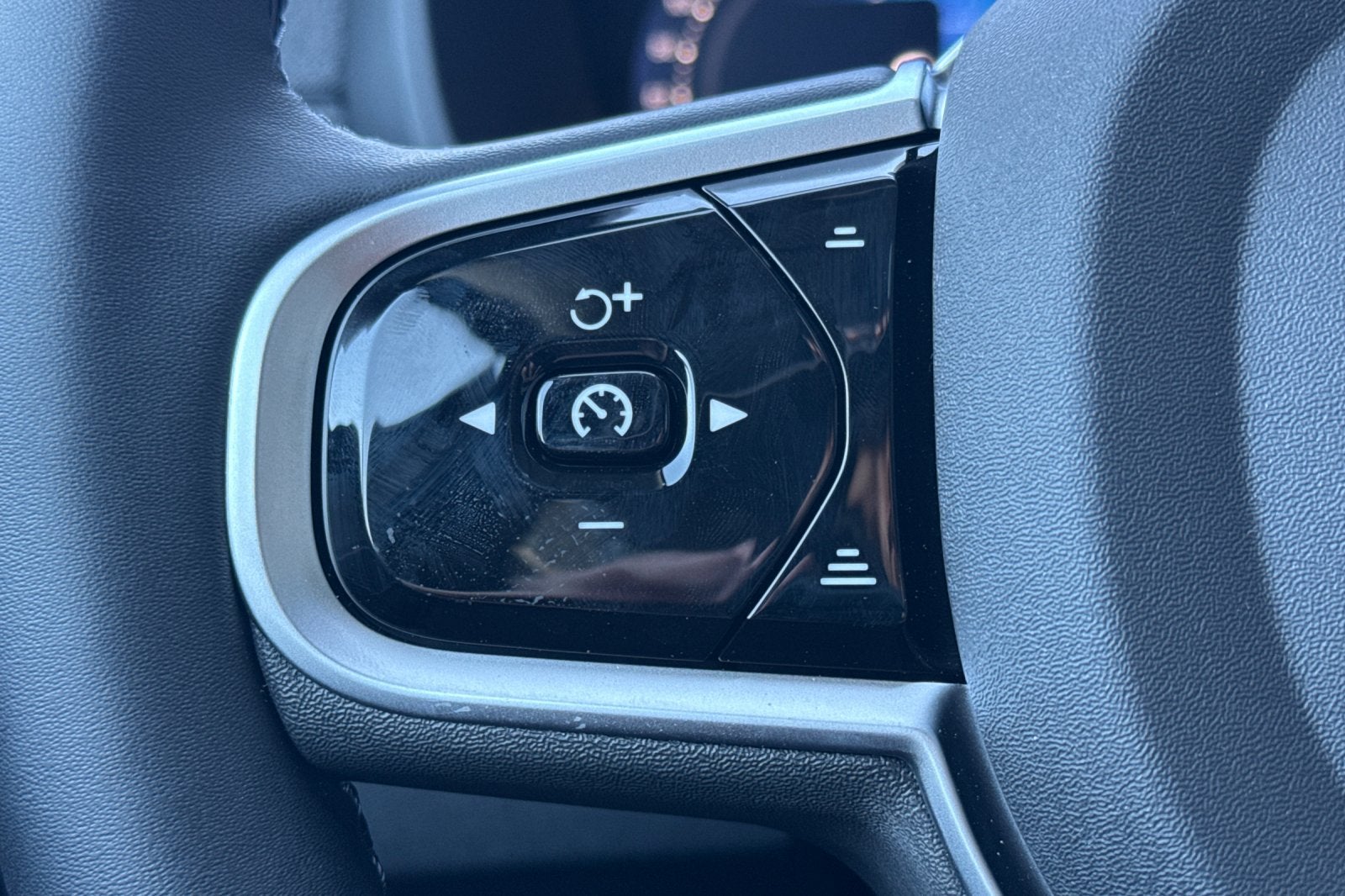 2026 Volvo XC90 Plug-In Hybrid T8 Plus 6 Passenger