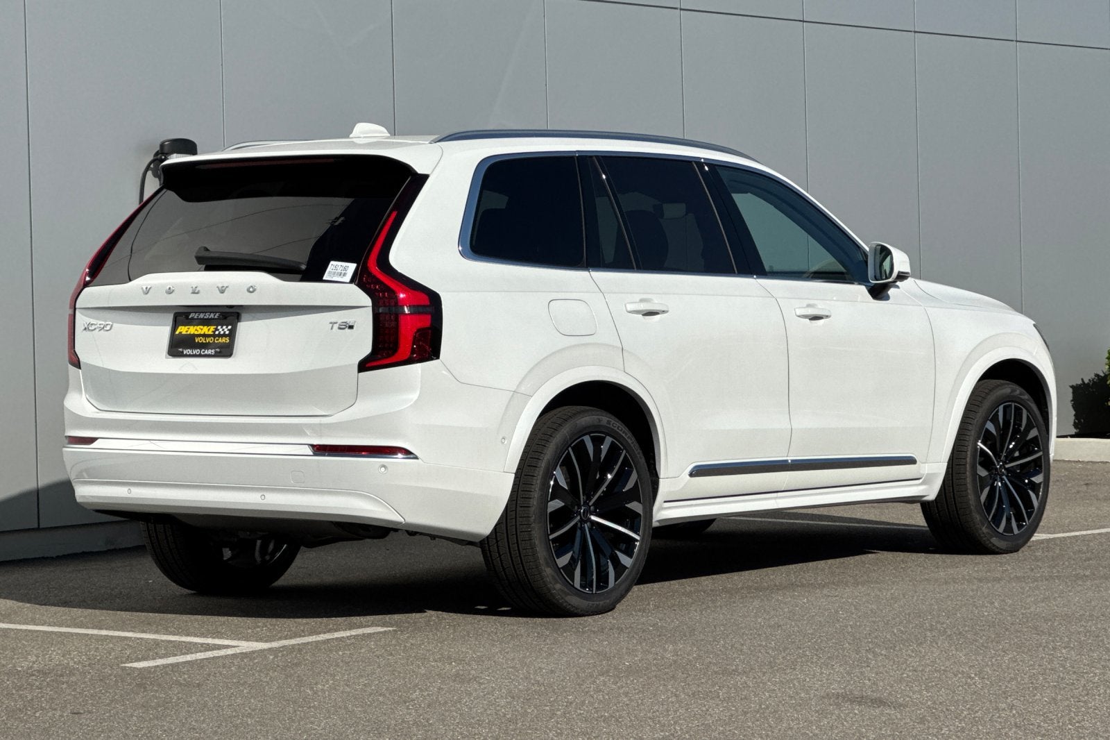2026 Volvo XC90 Plug-In Hybrid T8 Plus 6 Passenger