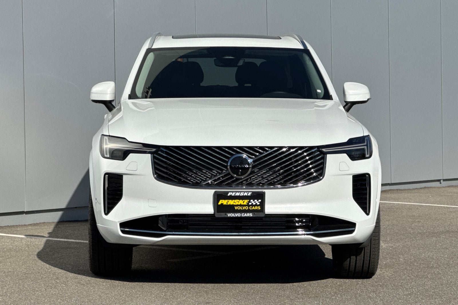 2026 Volvo XC90 Plug-In Hybrid T8 Plus 6 Passenger