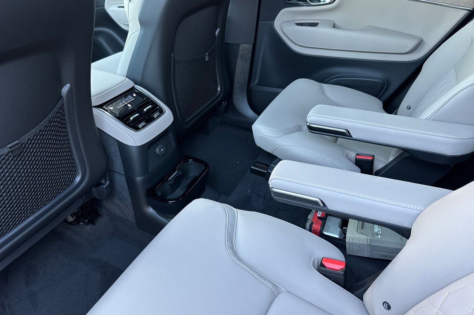 2026 Volvo XC90 Plug-In Hybrid T8 Plus 6 Passenger