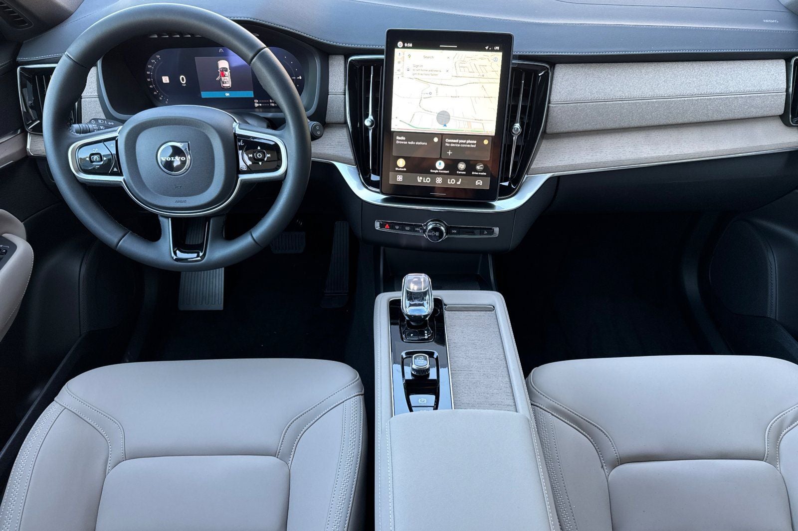 2026 Volvo XC90 Plug-In Hybrid T8 Plus 6 Passenger