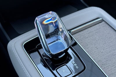 2026 Volvo XC90 Plug-In Hybrid T8 Plus 6 Passenger