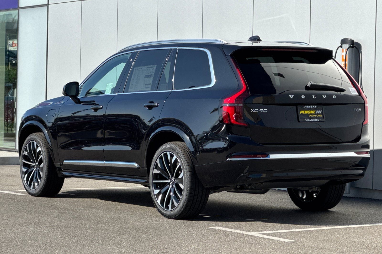 2026 Volvo XC90 Plug-In Hybrid T8 Plus 6 Passenger