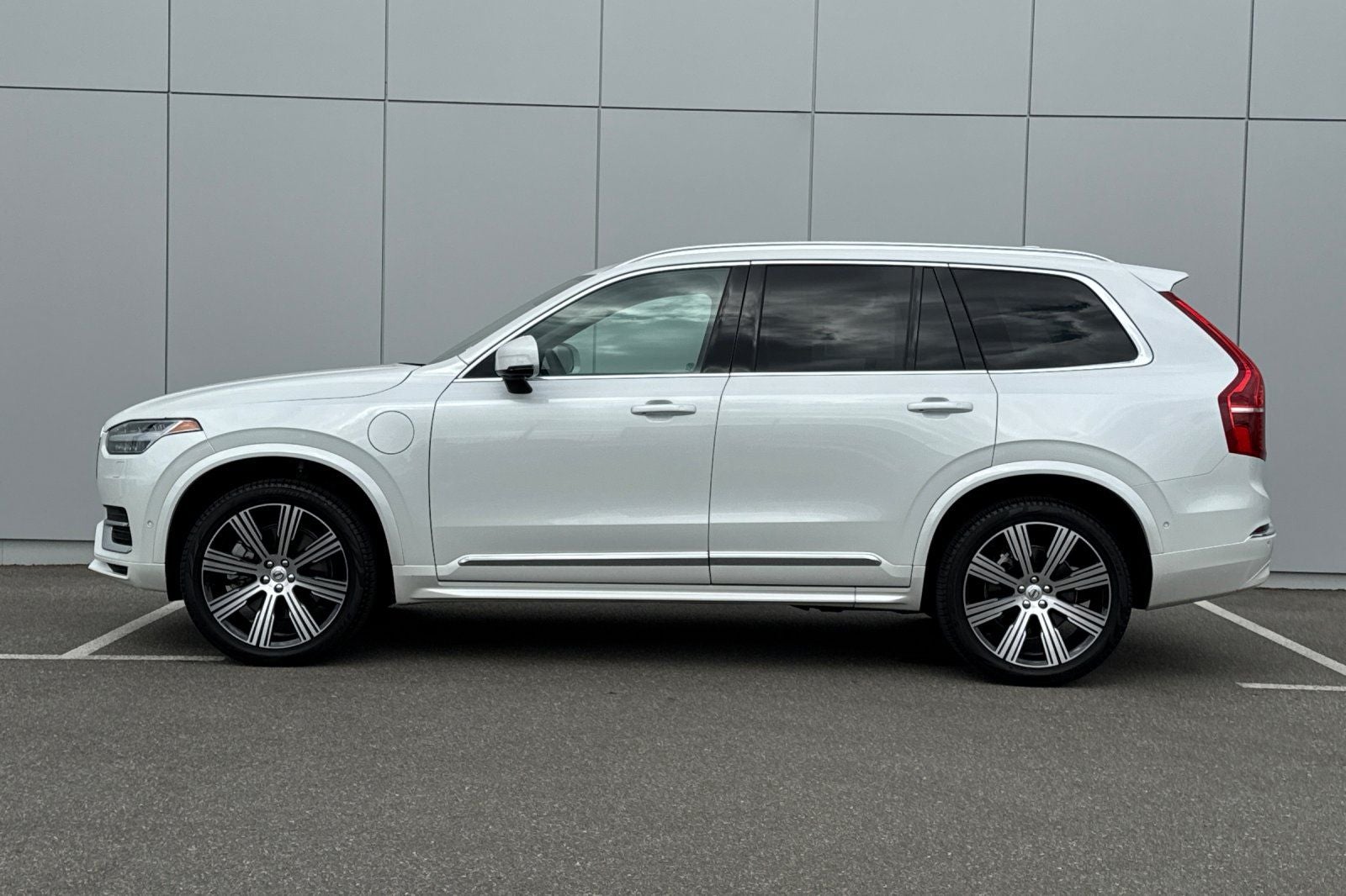 2025 Volvo XC90 Plug-In Hybrid T8 Ultra 6 Passenger