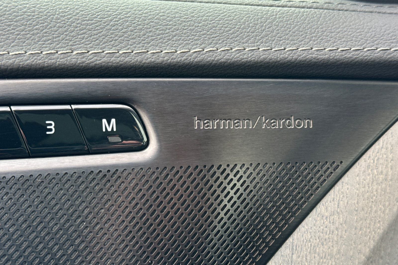 2025 Volvo XC90 Plug-In Hybrid T8 Ultra 6 Passenger