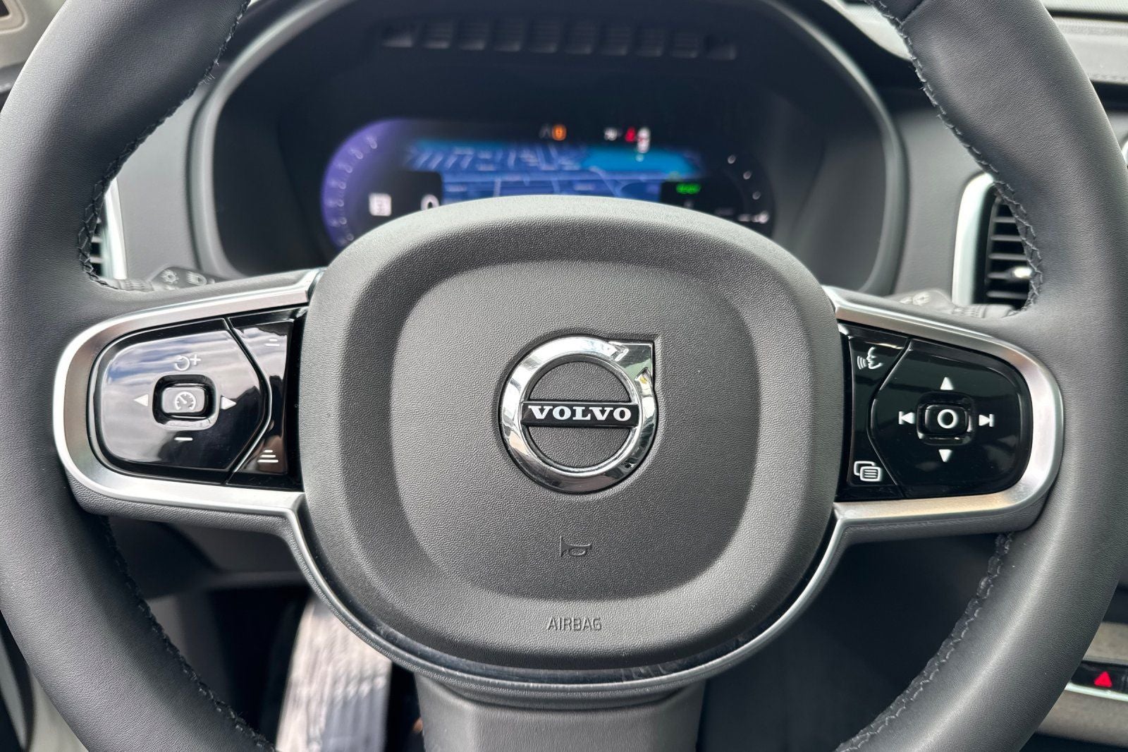 2025 Volvo XC90 Plug-In Hybrid T8 Ultra 6 Passenger