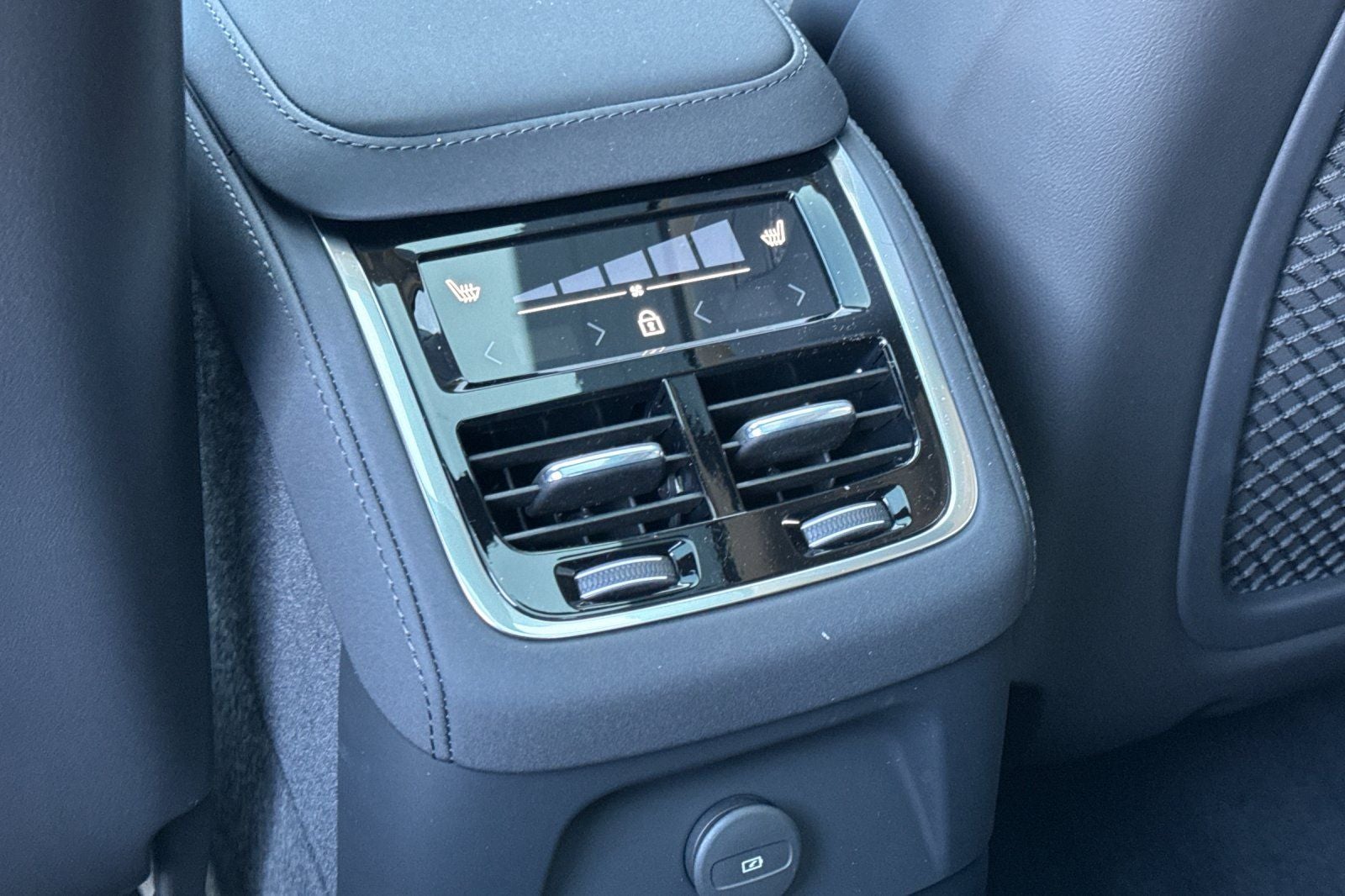2026 Volvo XC90 Plug-In Hybrid T8 Ultra 6 Passenger