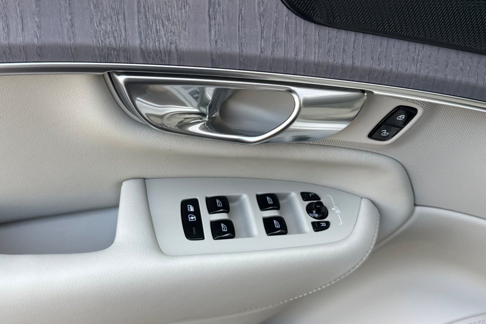 2026 Volvo XC90 Plug-In Hybrid T8 Ultra 6 Passenger
