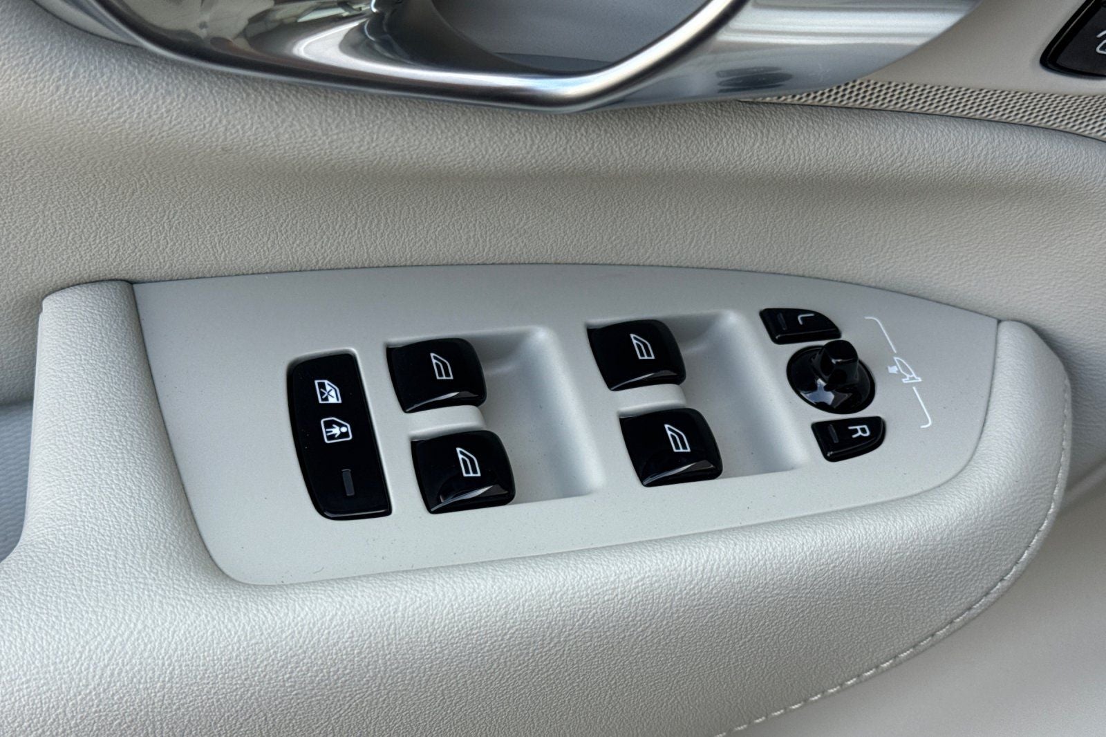 2026 Volvo XC90 Plug-In Hybrid T8 Ultra 6 Passenger