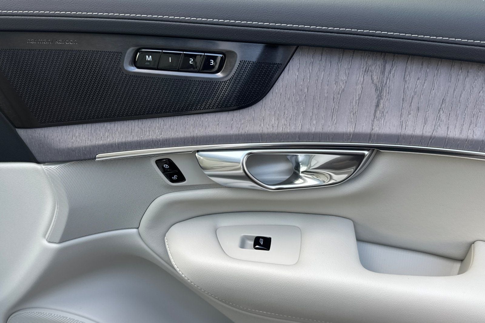 2026 Volvo XC90 Plug-In Hybrid T8 Ultra 6 Passenger