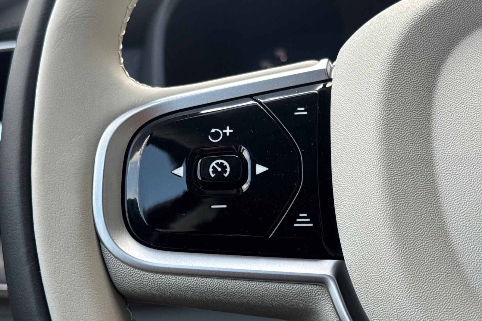 2026 Volvo XC90 Plug-In Hybrid T8 Ultra 6 Passenger