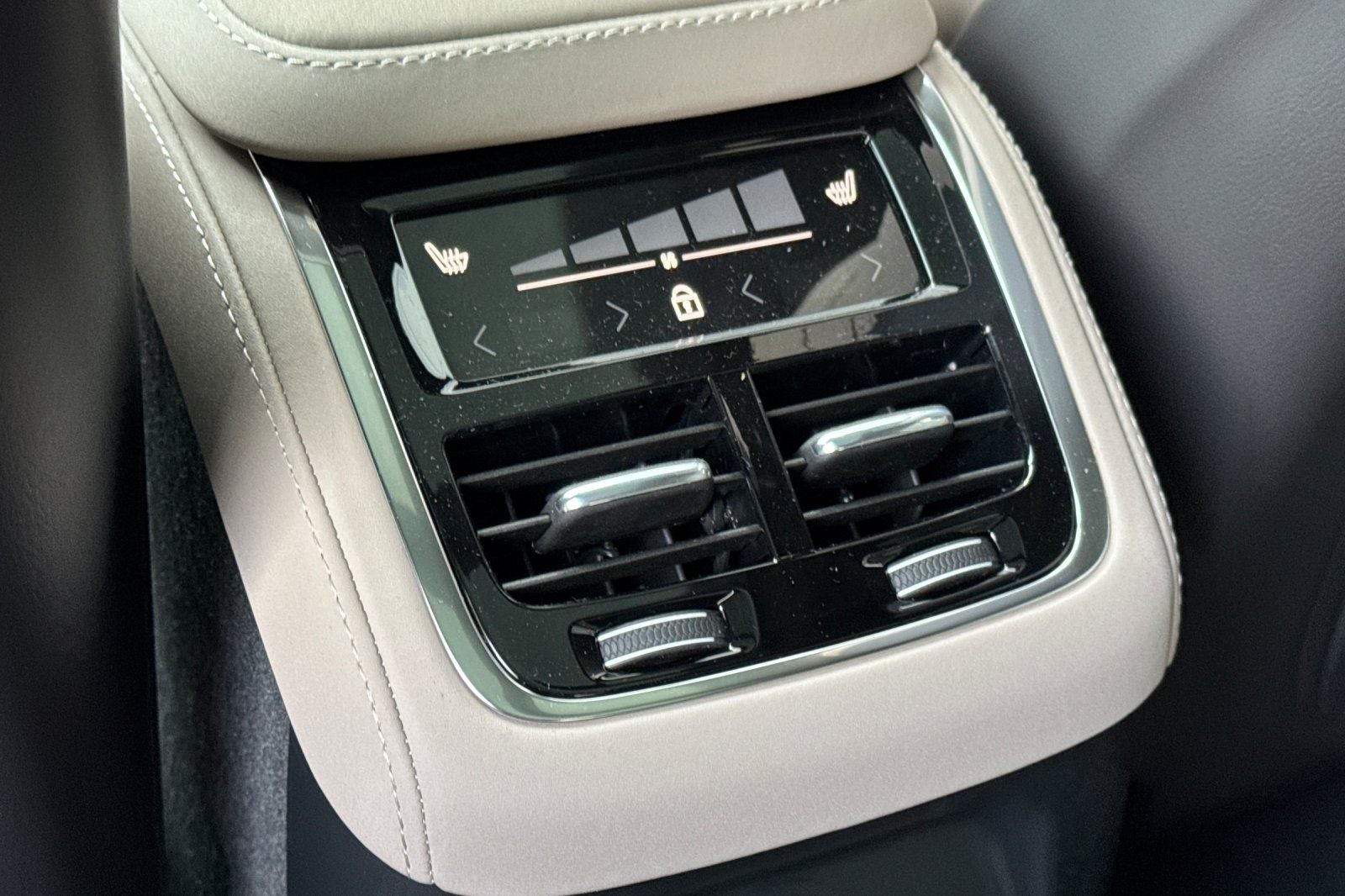 2026 Volvo XC90 Plug-In Hybrid T8 Ultra 6 Passenger