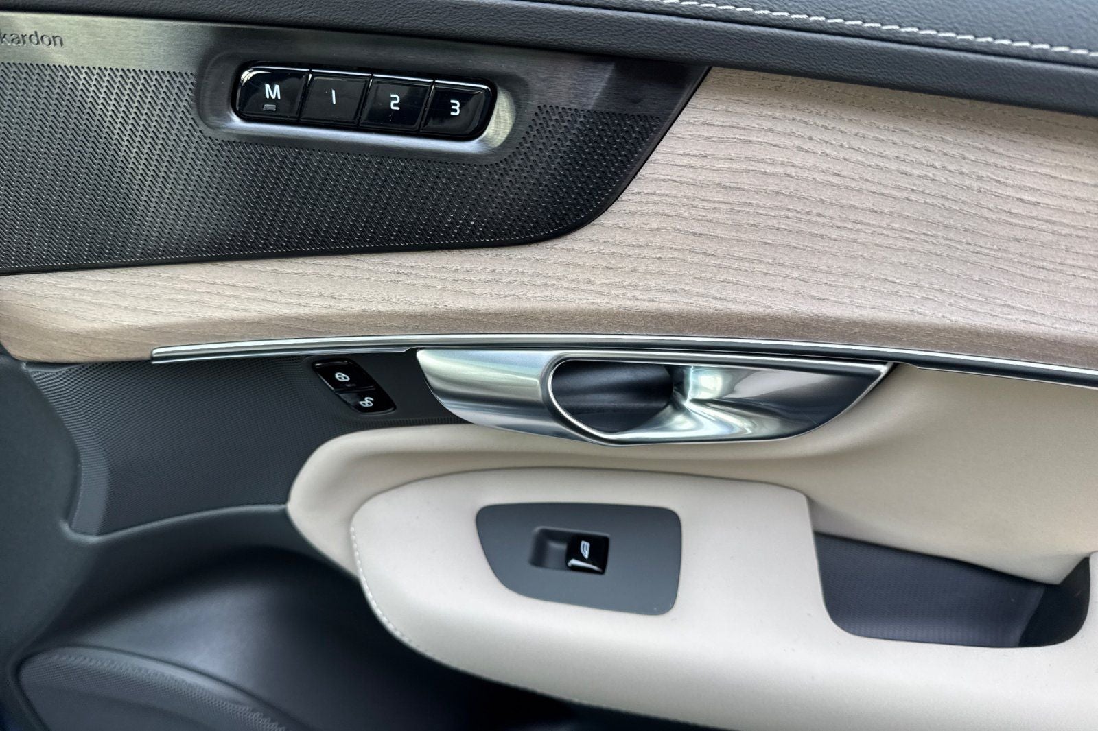 2026 Volvo XC90 Plug-In Hybrid T8 Ultra 6 Passenger