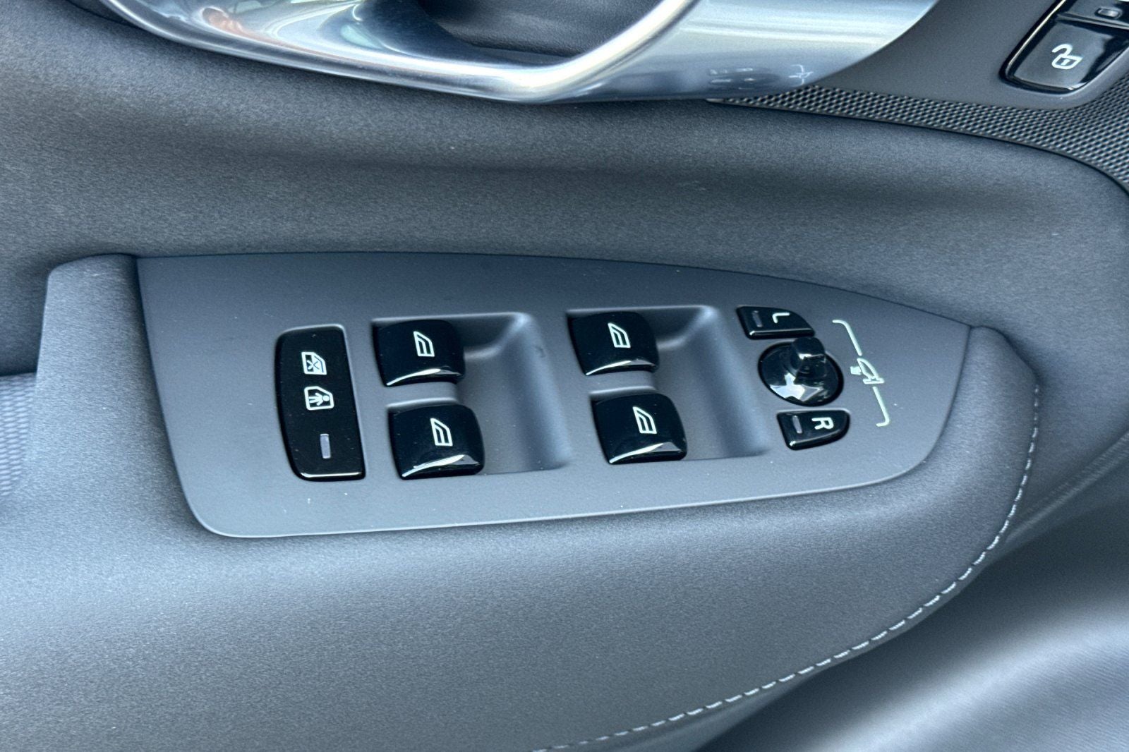2026 Volvo XC90 Plug-In Hybrid T8 Ultra