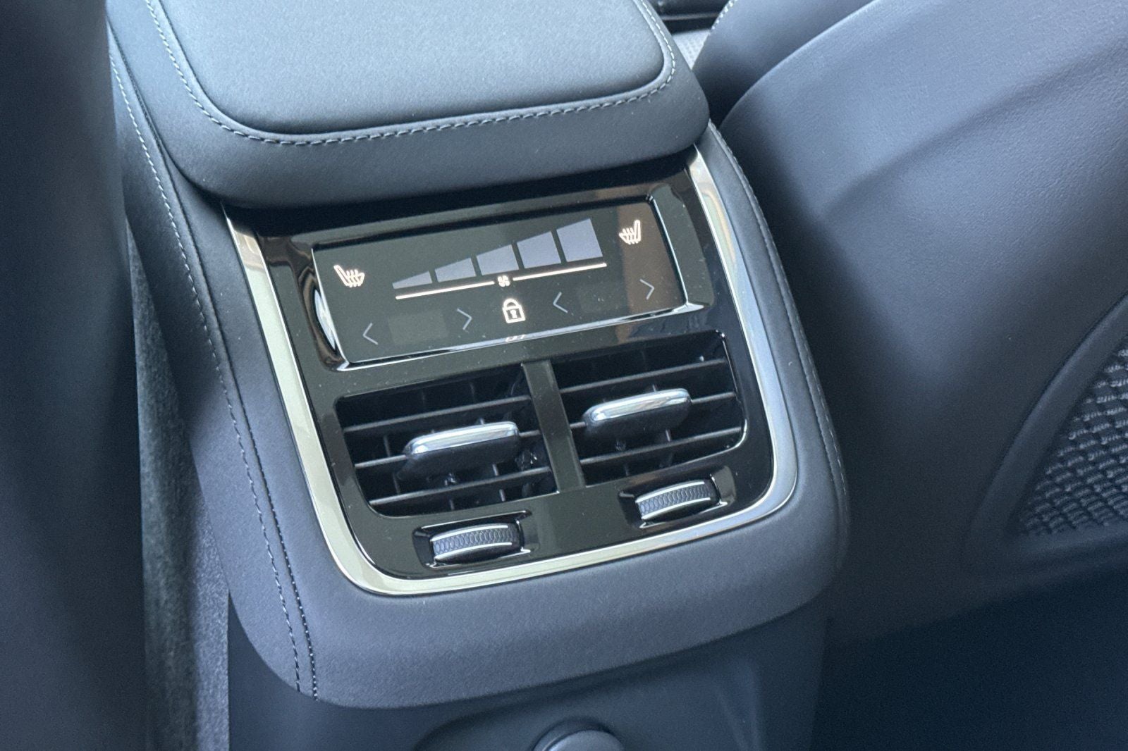 2026 Volvo XC90 Plug-In Hybrid T8 Ultra