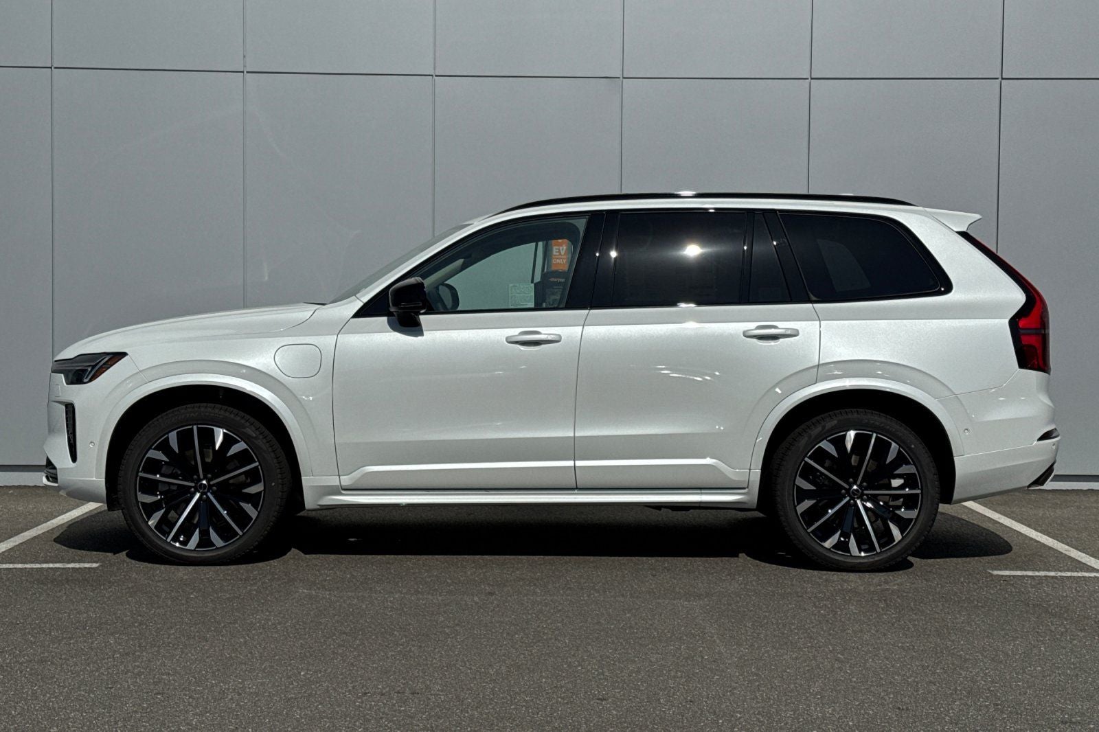 2026 Volvo XC90 Plug-In Hybrid T8 Ultra