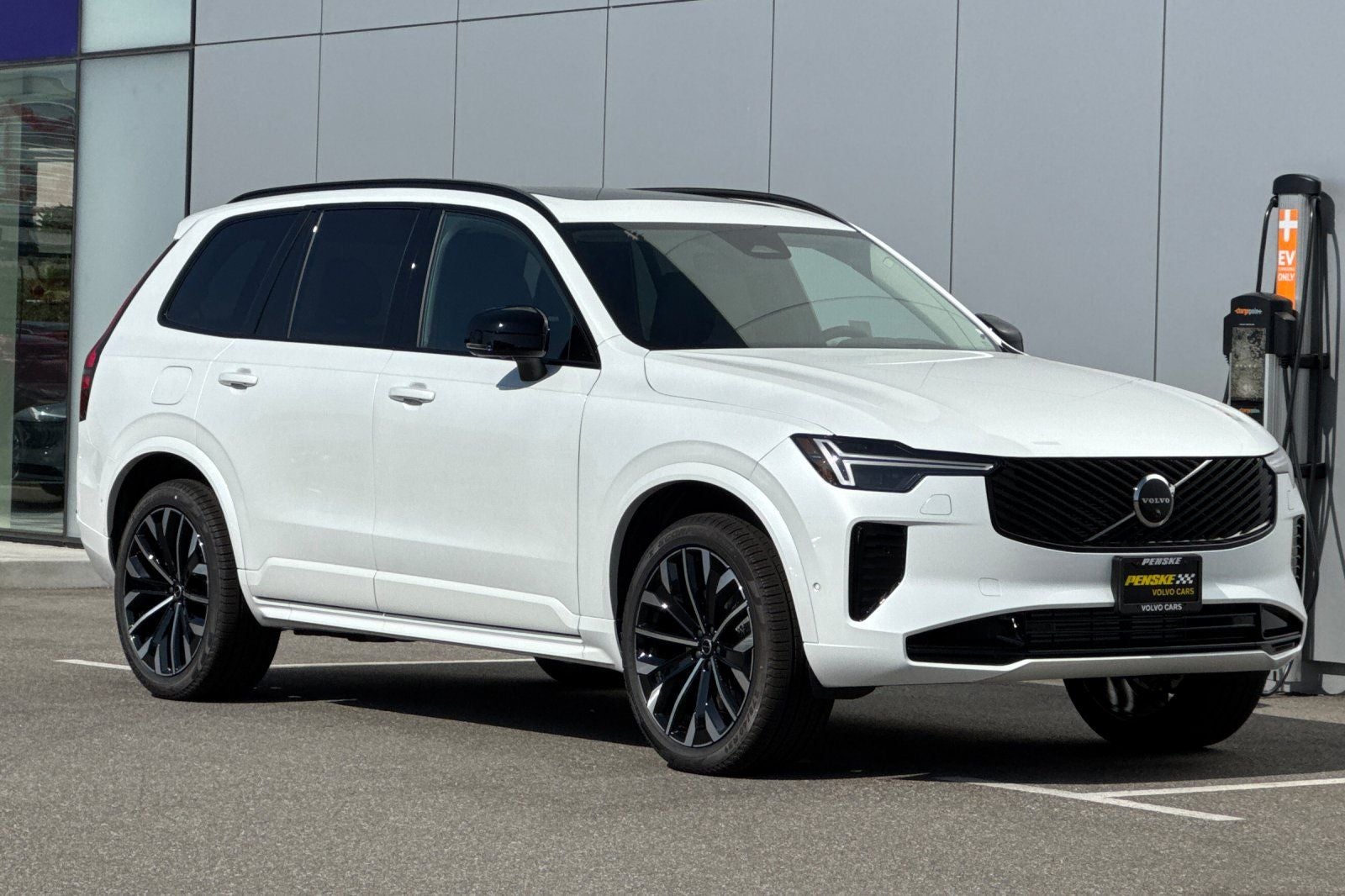 2026 Volvo XC90 Plug-In Hybrid T8 Ultra