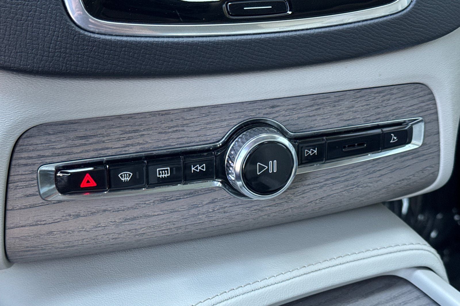 2024 Volvo XC90 Recharge Plug-In Hybrid T8 Plus 6 Passenger