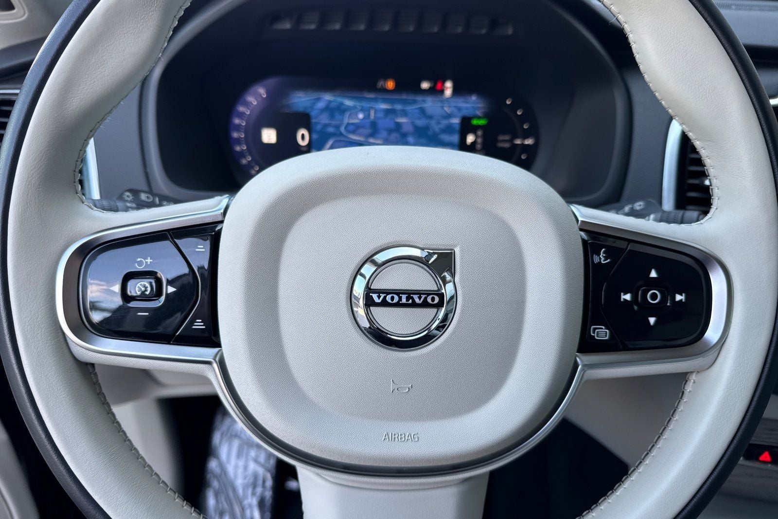 2024 Volvo XC90 Recharge Plug-In Hybrid T8 Plus 6 Passenger
