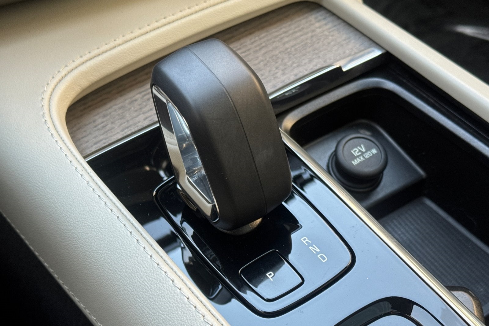 2024 Volvo XC90 Recharge Plug-In Hybrid T8 Plus 6 Passenger