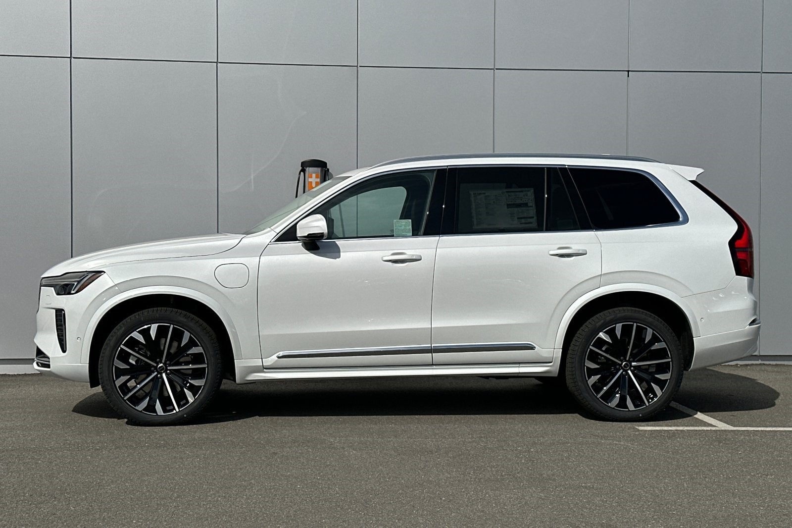 2025 Volvo XC90 Plug-In Hybrid T8 Plus 7 Passenger 2025.5