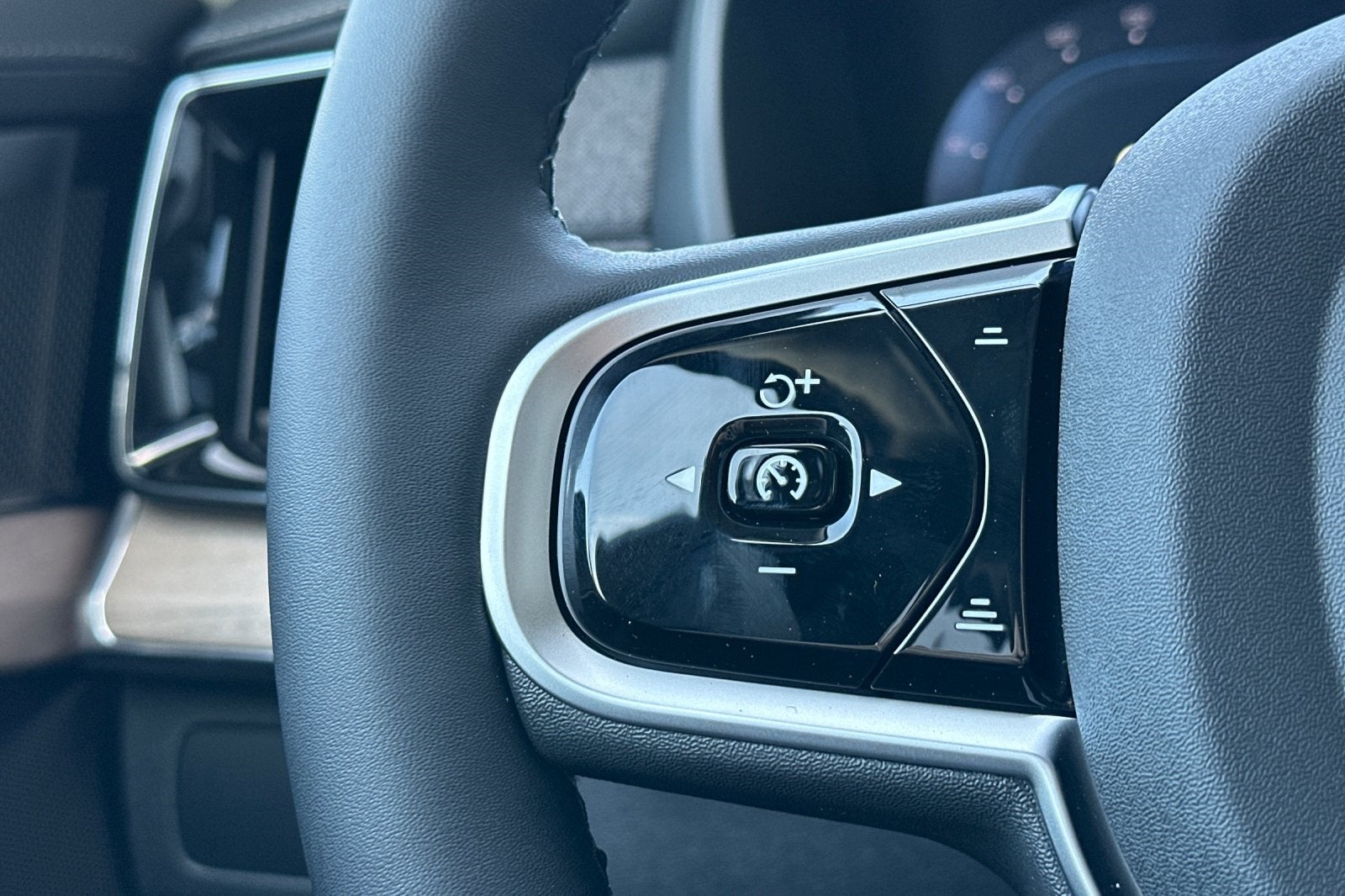 2025 Volvo XC90 Plug-In Hybrid T8 Plus 7 Passenger 2025.5